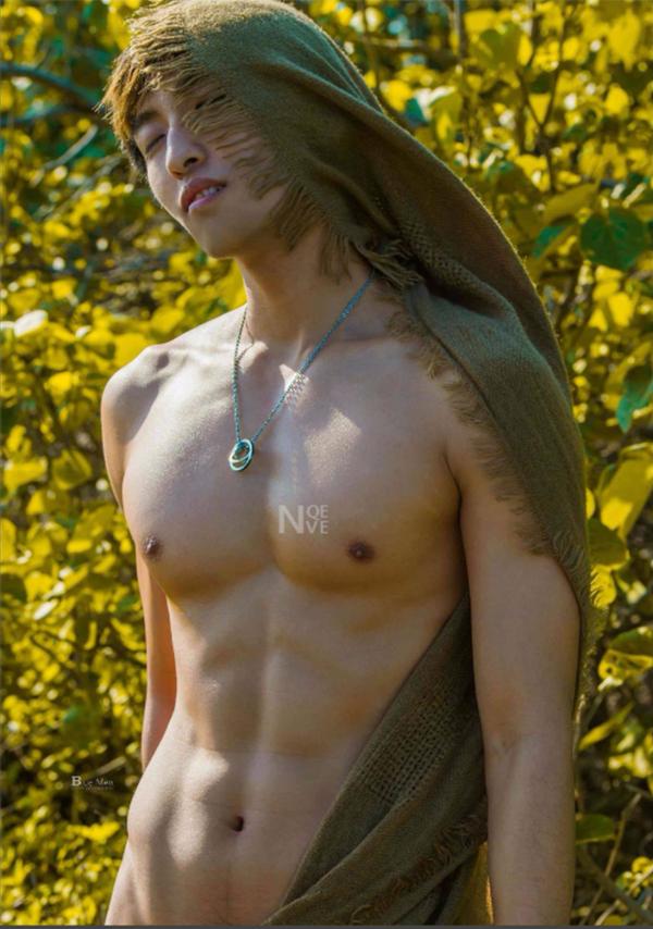 Whoseman-4-明星教練男丁格爾-芬達-全裸非全見寫真書